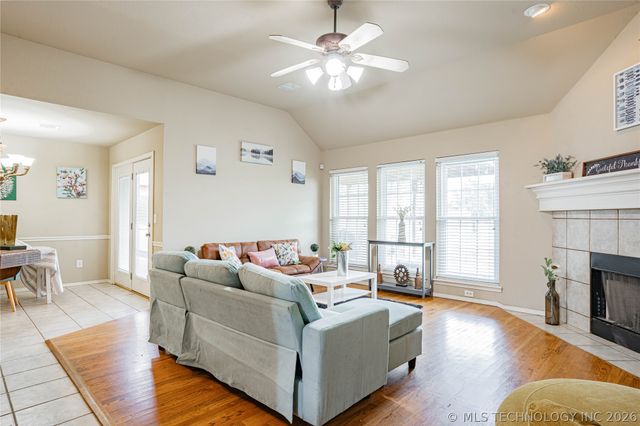 12129 N 108th Avenue E, Collinsville, OK 74021