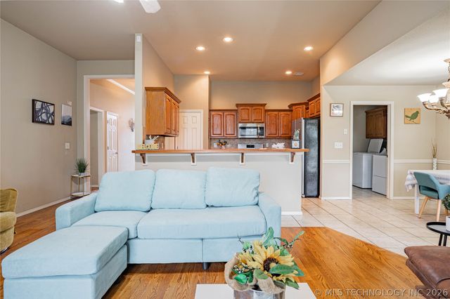 12129 N 108th Avenue E, Collinsville, OK 74021