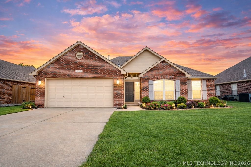 12129 N 108th Avenue E, Collinsville, OK 74021