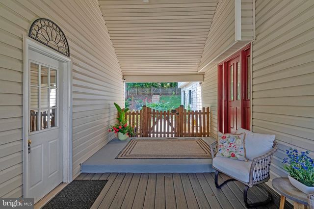 116 SUGARLAND RUN DR, Sterling, VA 20164