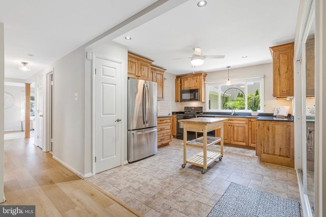 116 SUGARLAND RUN DR, Sterling, VA 20164