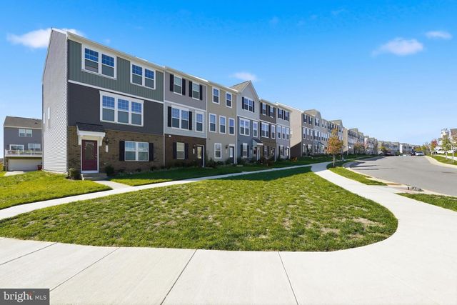 455 PRESIDENTS POINTE AVE, Ranson, WV 25438