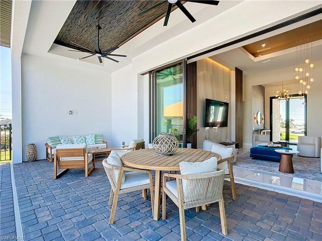 2527 Gleason PKWY, Cape Coral, FL 33914