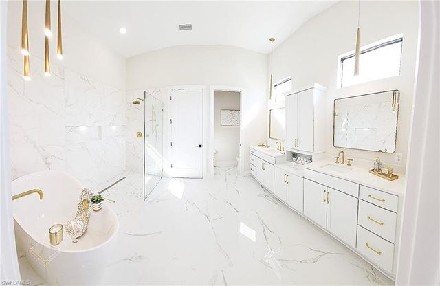 2527 Gleason PKWY, Cape Coral, FL 33914