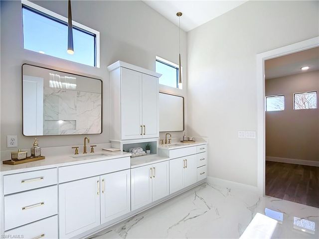 2527 Gleason PKWY, Cape Coral, FL 33914