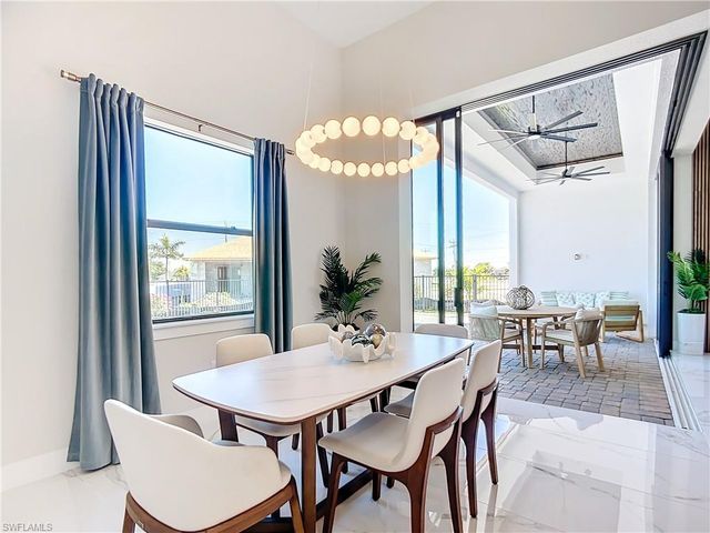 2527 Gleason PKWY, Cape Coral, FL 33914