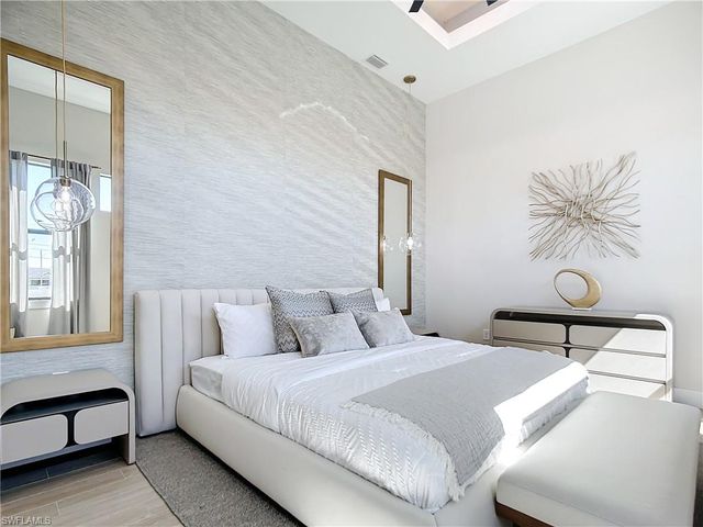 2527 Gleason PKWY, Cape Coral, FL 33914