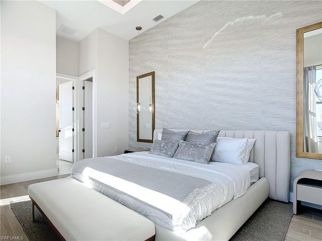 2527 Gleason PKWY, Cape Coral, FL 33914