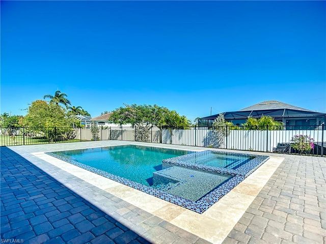 2527 Gleason PKWY, Cape Coral, FL 33914