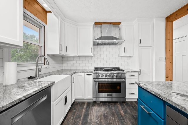 2510 E Crest Avenue, Bettendorf, IA 52722