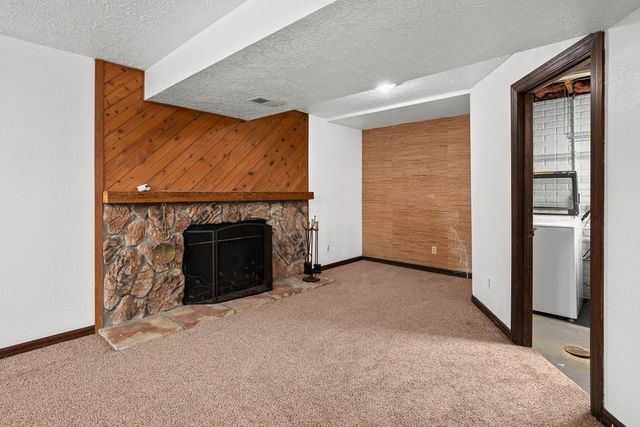 2510 E Crest Avenue, Bettendorf, IA 52722