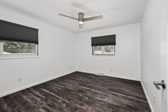 2510 E Crest Avenue, Bettendorf, IA 52722