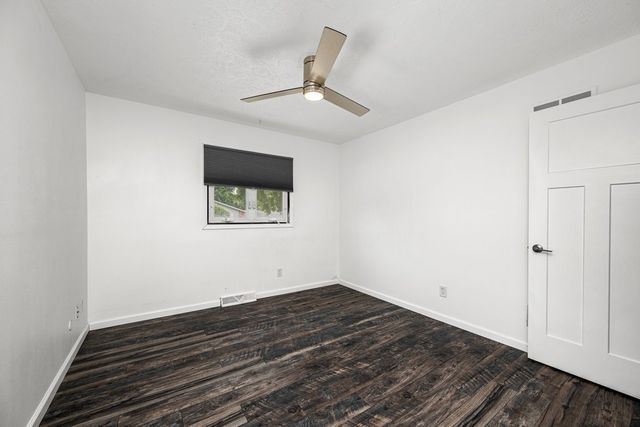 2510 E Crest Avenue, Bettendorf, IA 52722