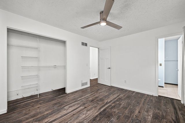 2510 E Crest Avenue, Bettendorf, IA 52722
