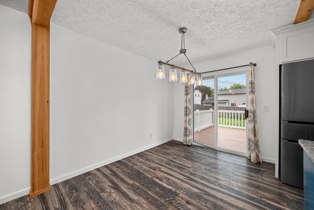 2510 E Crest Avenue, Bettendorf, IA 52722
