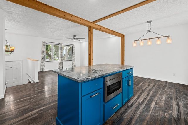 2510 E Crest Avenue, Bettendorf, IA 52722