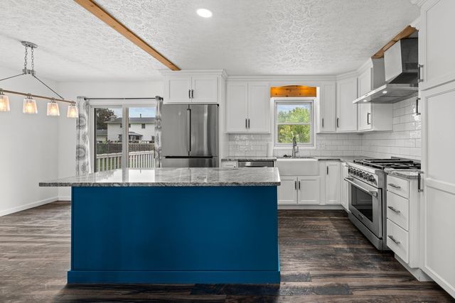 2510 E Crest Avenue, Bettendorf, IA 52722