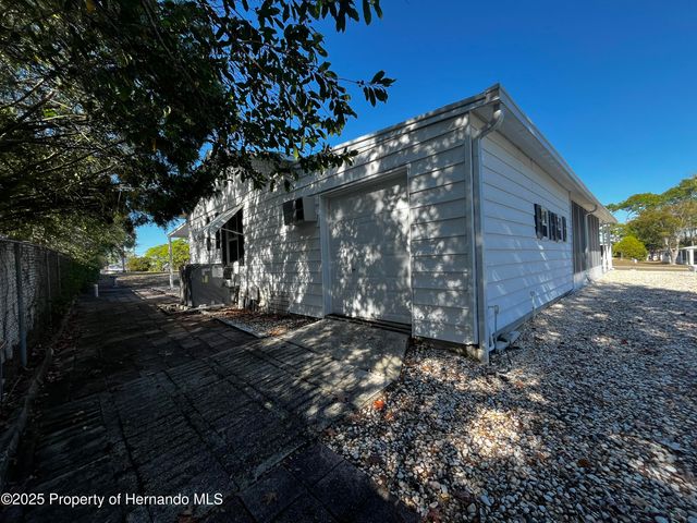 14456 Brookridge Boulevard, Spring Hill, FL 34613