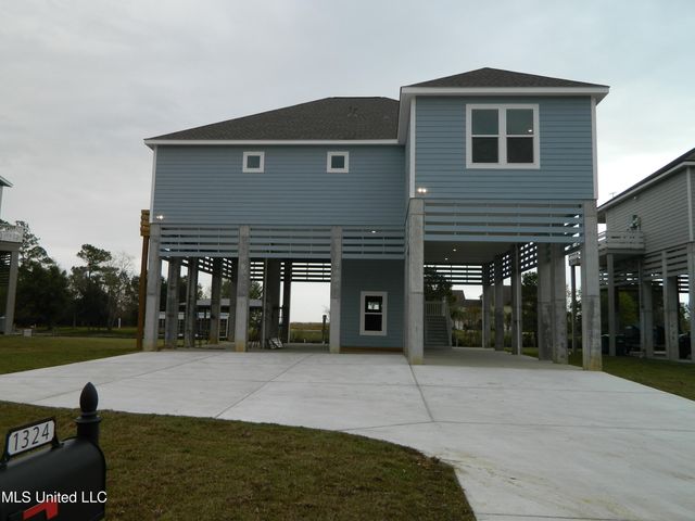 1324 Enos Street, Diamondhead, MS 39525