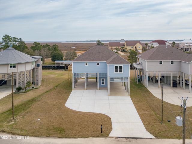 1324 Enos Street, Diamondhead, MS 39525