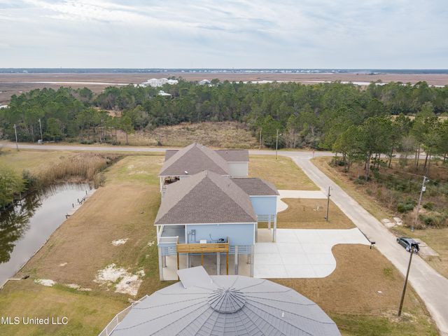 1324 Enos Street, Diamondhead, MS 39525