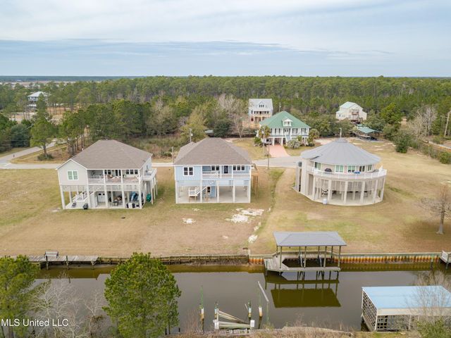 1324 Enos Street, Diamondhead, MS 39525