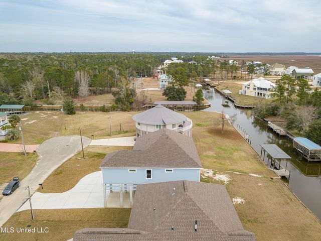 1324 Enos Street, Diamondhead, MS 39525