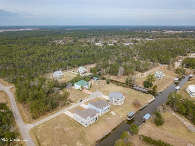 1324 Enos Street, Diamondhead, MS 39525