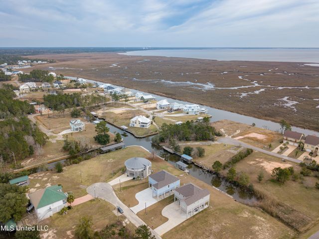 1324 Enos Street, Diamondhead, MS 39525