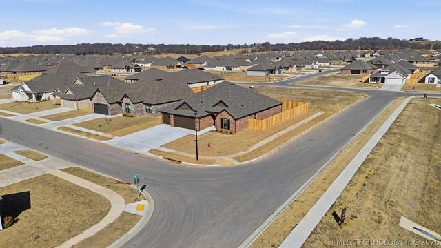 10888 S 279th East Avenue, Bixby, OK 74008