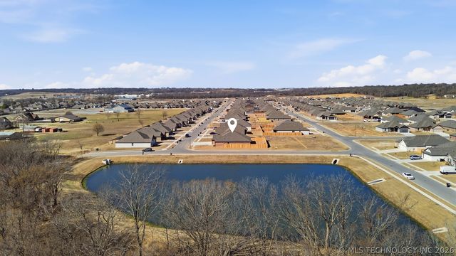 10888 S 279th East Avenue, Bixby, OK 74008