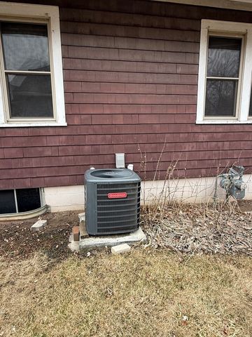 1849 Post Street, Ottawa, IL 61350