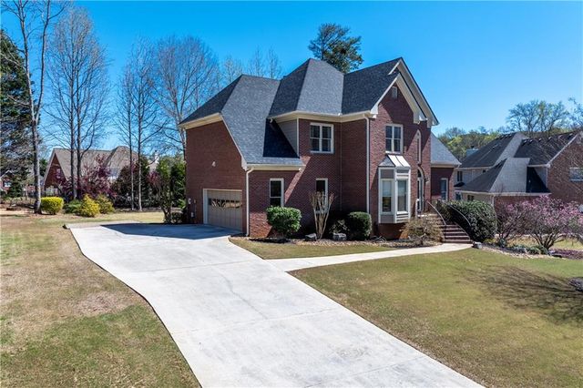 1640 Pinetree Pass Lane SW, Lilburn, GA 30047