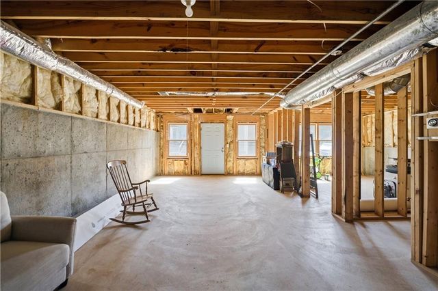 1640 Pinetree Pass Lane SW, Lilburn, GA 30047