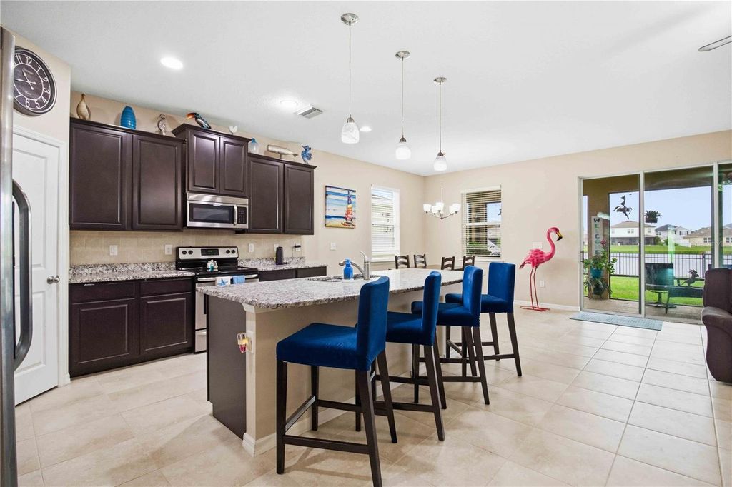 Image 7 of property listing at 444 TIERRA VERDE WAY, Bradenton, FL 34212