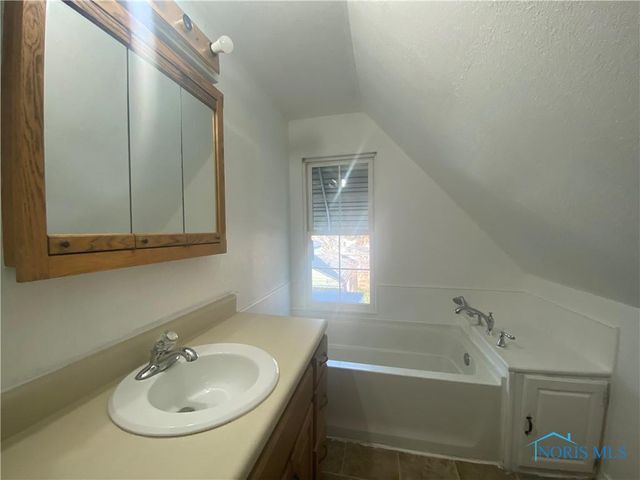 715 Raymer Boulevard, Toledo, OH 43605