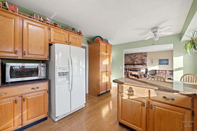 669 E Carpenter Drive, Palatine, IL 60074