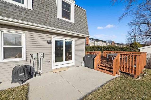 669 E Carpenter Drive, Palatine, IL 60074