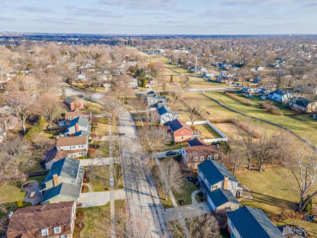 669 E Carpenter Drive, Palatine, IL 60074