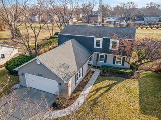 669 E Carpenter Drive, Palatine, IL 60074