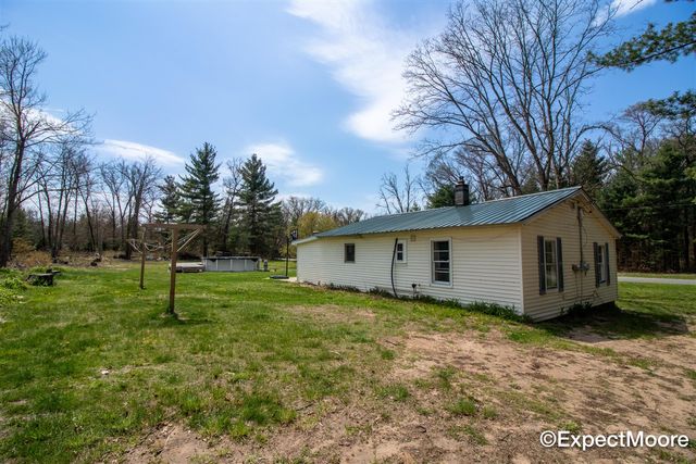 7890 N Maple Hill Road, Howard City, MI 49329