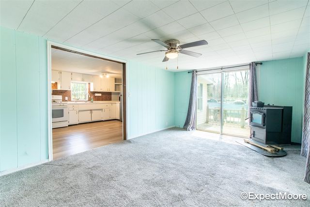 7890 N Maple Hill Road, Howard City, MI 49329