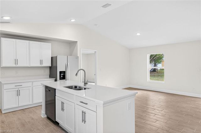 1912 NW 17th ST, Cape Coral, FL 33993