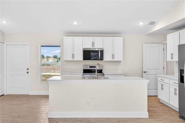 1912 NW 17th ST, Cape Coral, FL 33993