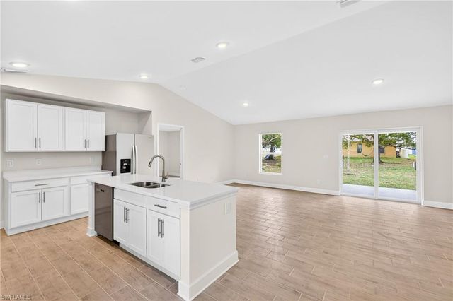 1912 NW 17th ST, Cape Coral, FL 33993