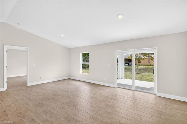 1912 NW 17th ST, Cape Coral, FL 33993