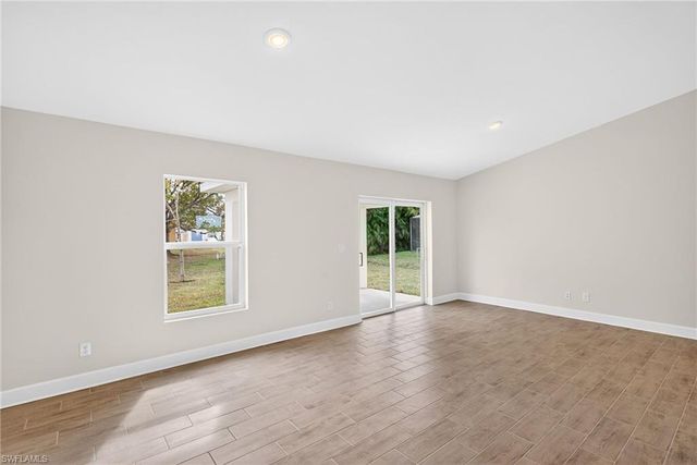 1912 NW 17th ST, Cape Coral, FL 33993