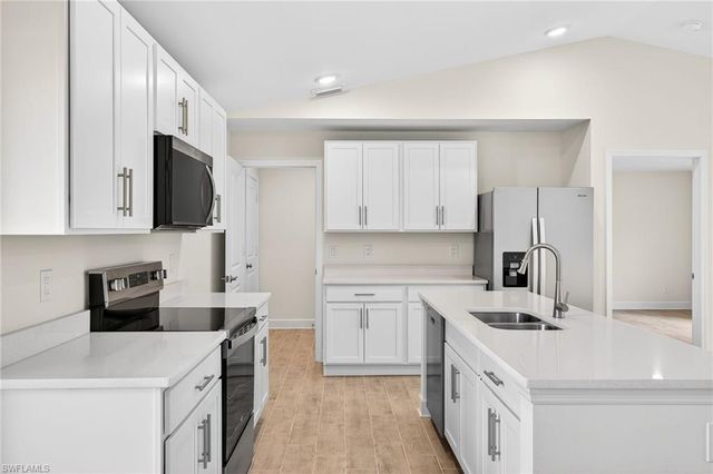 1912 NW 17th ST, Cape Coral, FL 33993