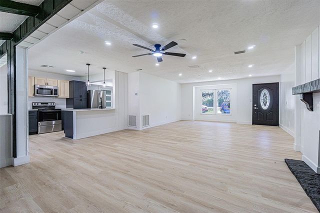 8807 OVERLOOK DRIVE, Wesley Chapel, FL 33545