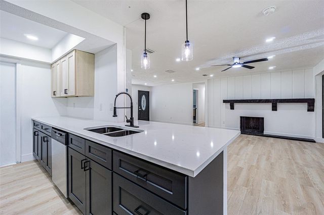 8807 OVERLOOK DRIVE, Wesley Chapel, FL 33545